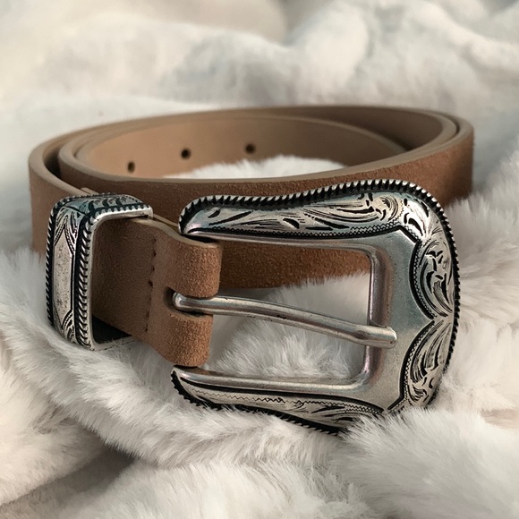 Aritzia Accessories - Aritzia M Suede Belt